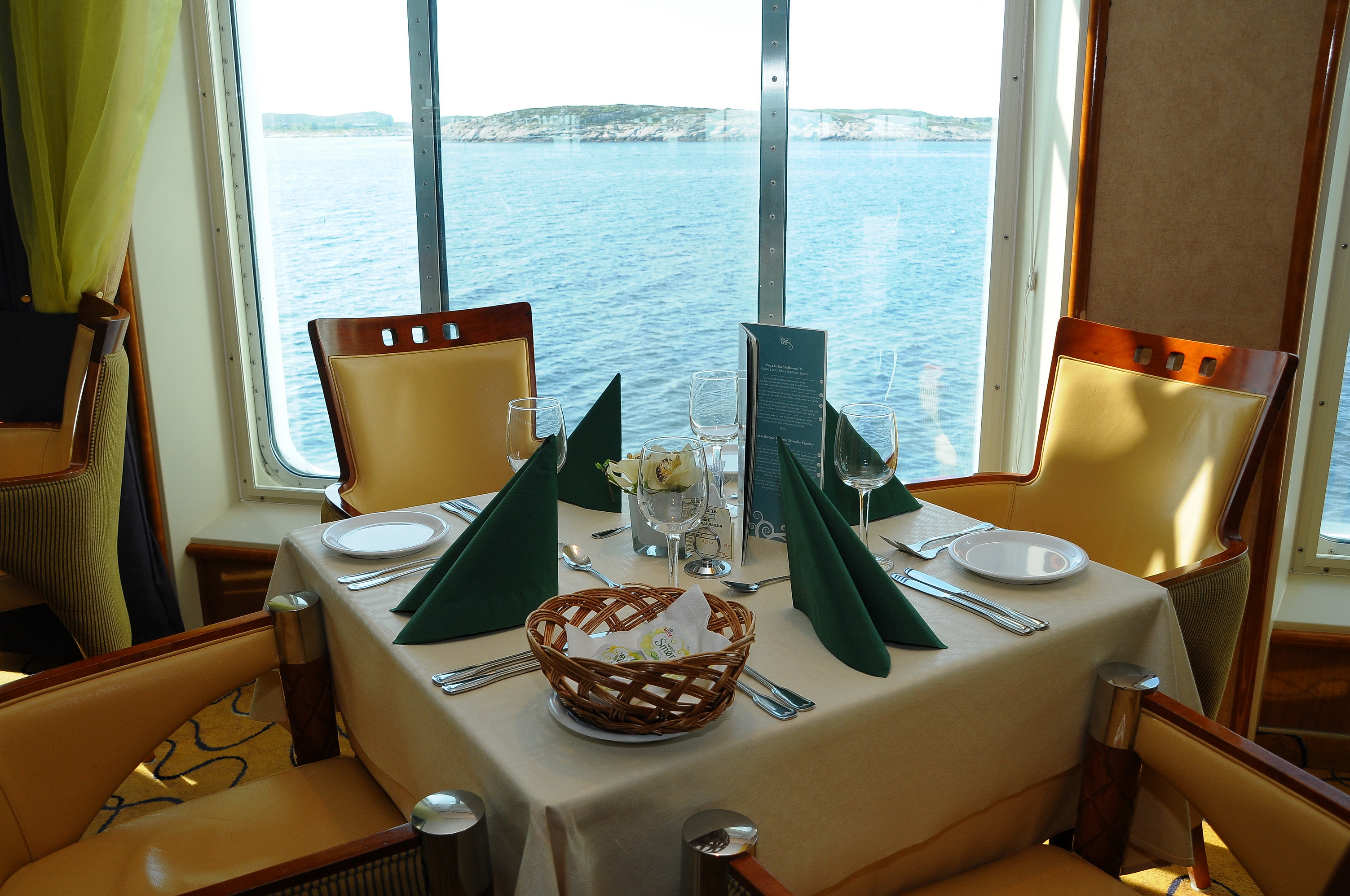 MS Midnatsol Speisesaal